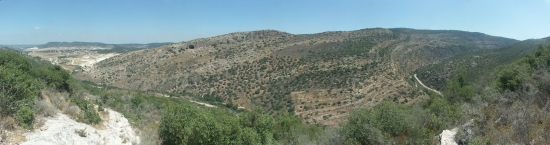 Nakhal Soreiq near Tzarah